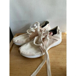 Adidas Gelux Women’s size 8 pink fashion sneakers